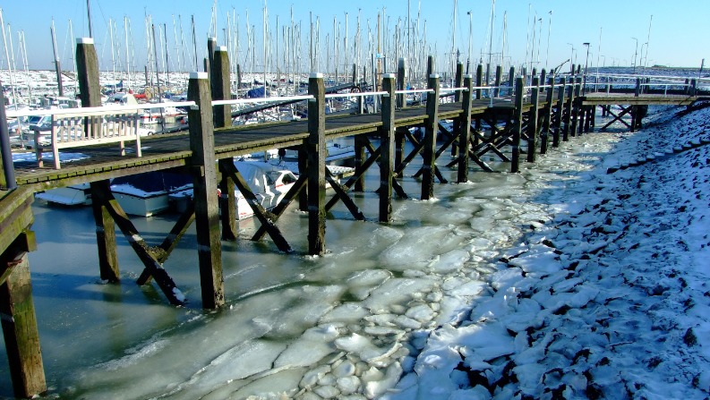 In februari 2012 vroor de haven van Colijnsplaat dicht /BC