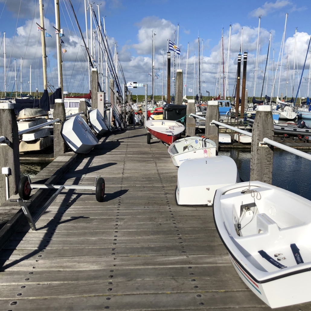 Bootjes op de hoofdsteiger /BB
